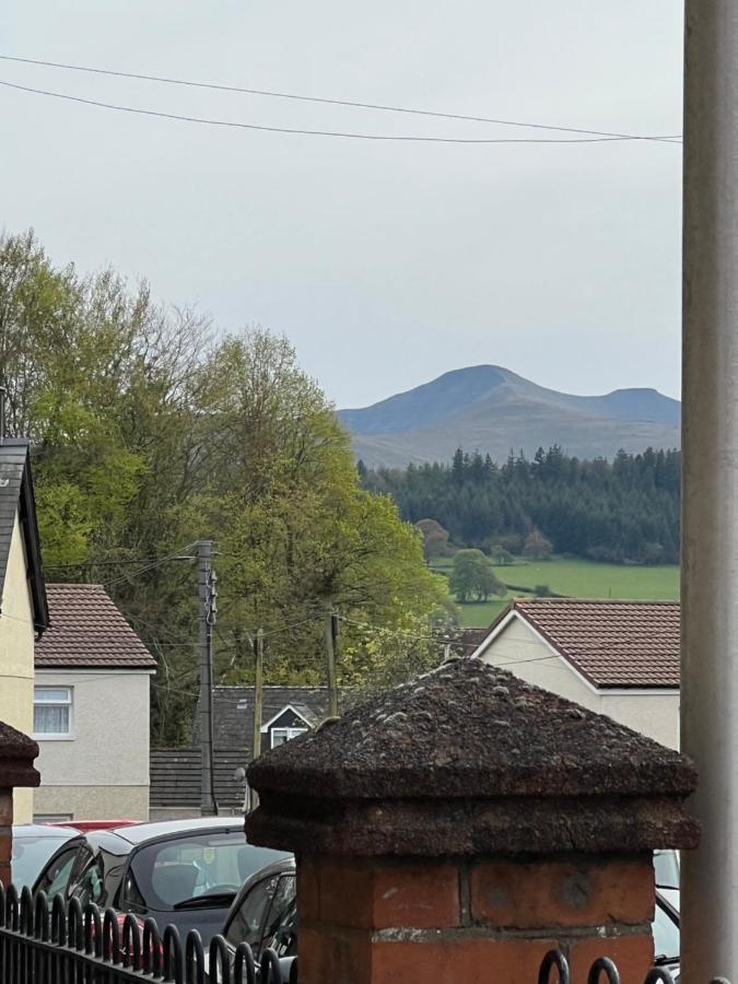 Brecon Town 3 Bedroom House Sleeps 6 Central Location Esterno foto